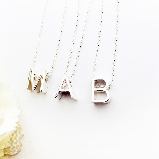 naszyjnik z literką,  monogram inicjał Anemon Atelier