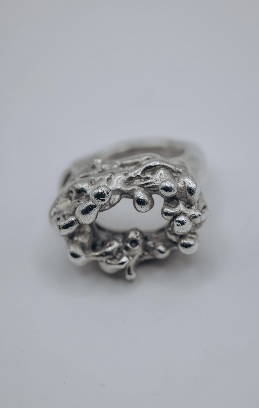 pierścionki srebrne ROMEO sygnet KISS srebrny