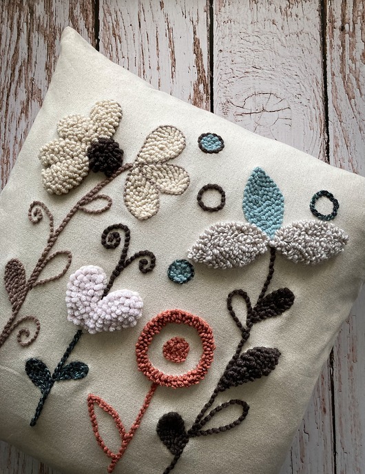 poduszki plecione Poduszka kwiaty punch needle boho natural
