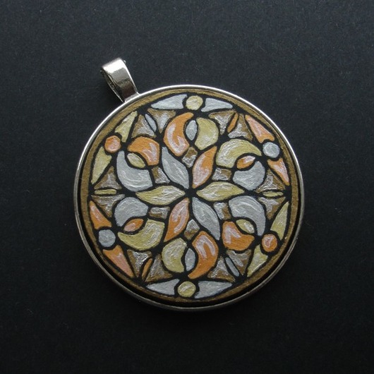 Wisiorek Mandala Wszelkiej Pomyślności Iris Szarooka