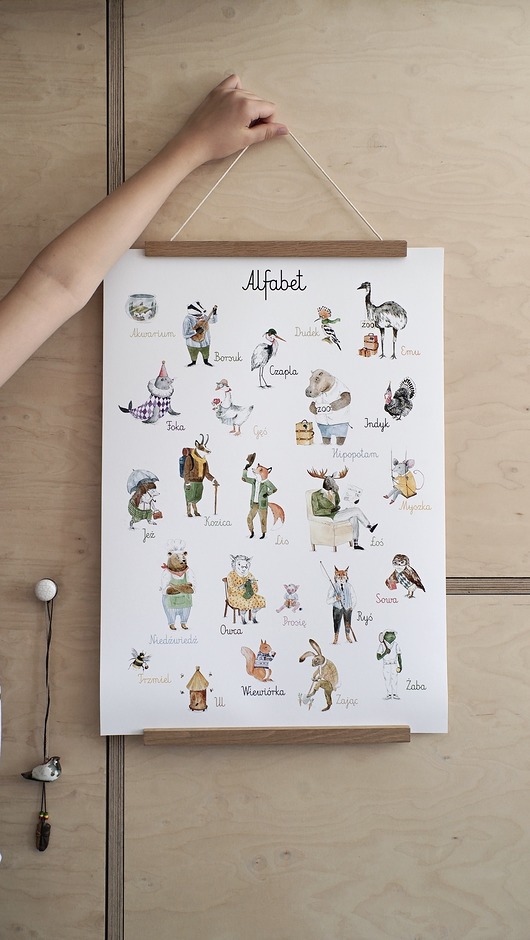 obrazy i plakaty do pokoju dziecięcego Plakat ze szkolnym alfabetem Hi Little