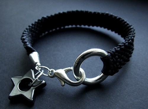 Strong thing - bransoletka Buy or Die