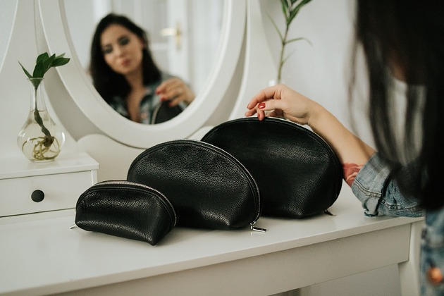 kosmetyczki Komplet kosmetyczek BEAUTY HELPER - skórzane kosmetyczki - czarne