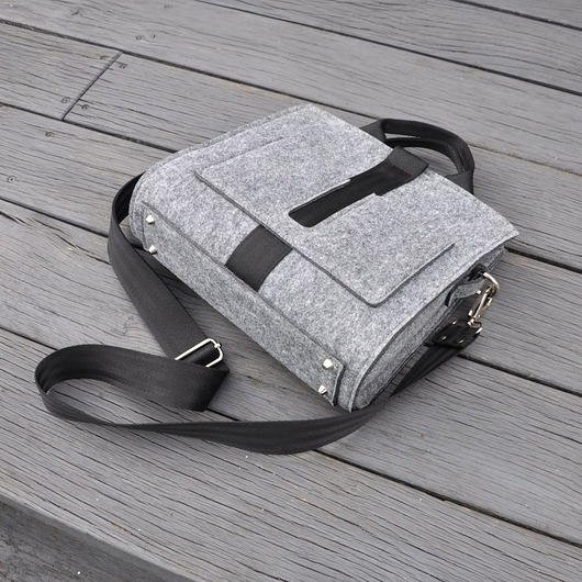 torebki mini Designerska torebka - szara - czarny pas - mini