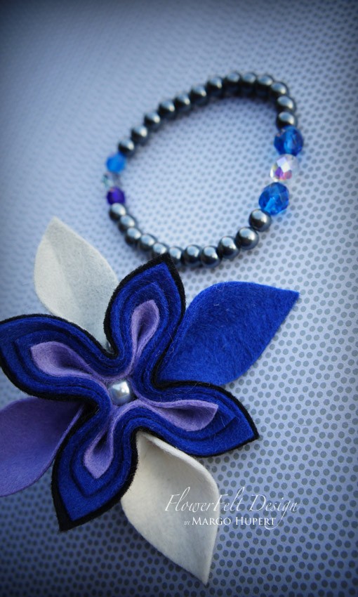 Blue brooch & bracelet FlowerFelt Design