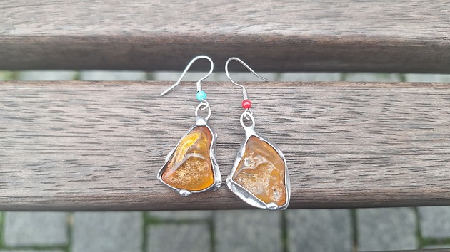 kolczyki z kamieniami Kolczyki Amberki i kropki koloru