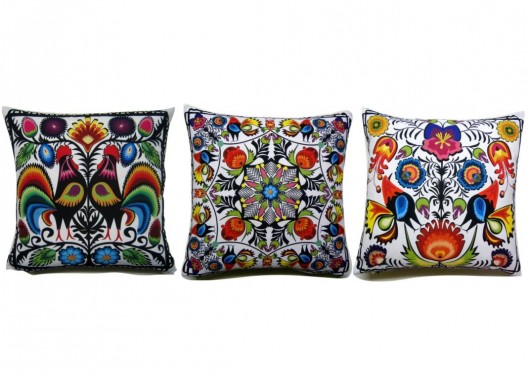 Trzy poduszki folk-zamówienie Gaul Designs