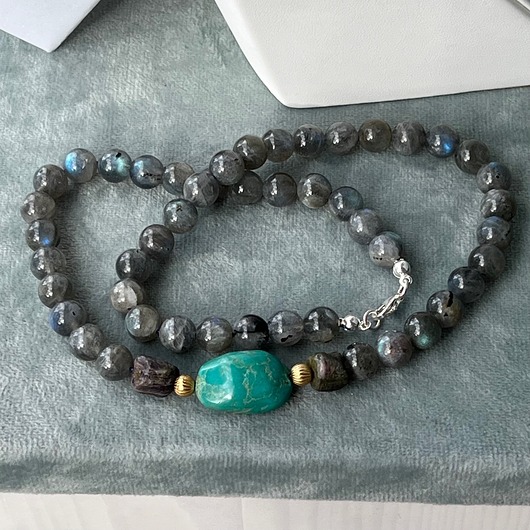 korale NASZYJNIK  z Labradorytu, turkusu, czarnego turmalinu i srebra -  MOC i Energia
