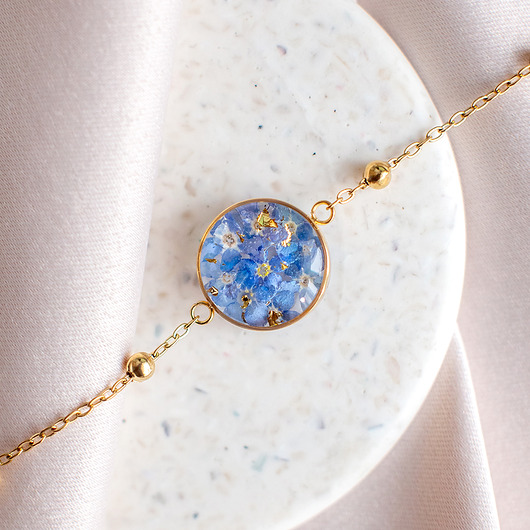 bransoletki z żywicy Bransoletka z niezapominajkami