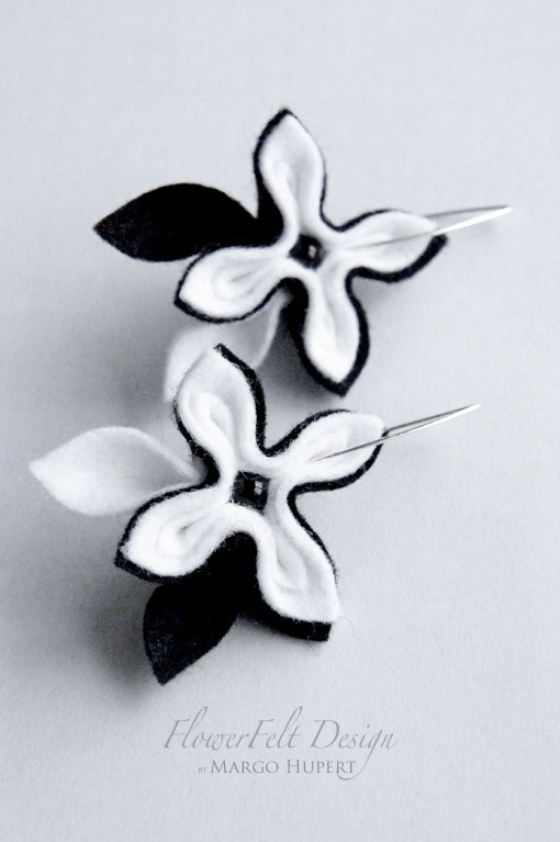 czarnobiałe-kolczyki FlowerFelt Design