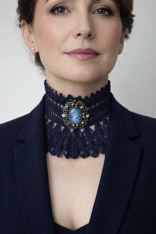 chokery Wiktoriańska koronkowa granatowa kolia z Kameą