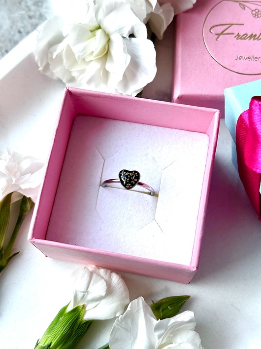 pierścionek z żywicy Pierścionek black heart
