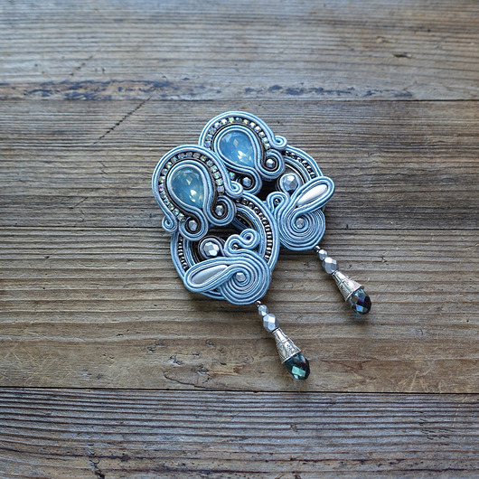  Blink Blink szaro srebrne kolczyki soutache Mró Soutache