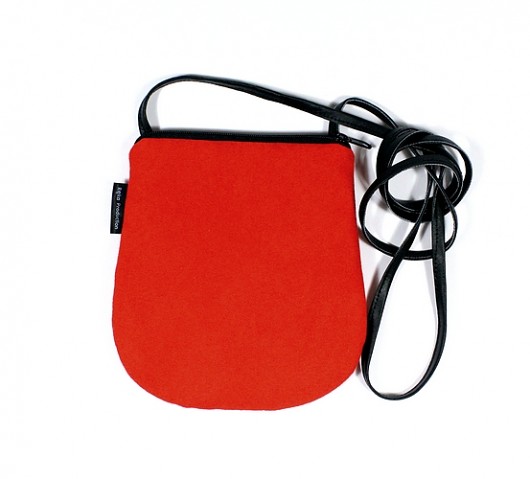 simple little red RękaProduction