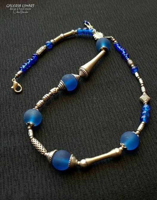 korale Vintage style uroczy naszyjnik z matowego błękitnego szkła Prezent handmade