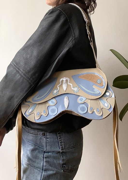 torby na ramię Skórzana błękitna torebka motyl ćma z upcyklingu