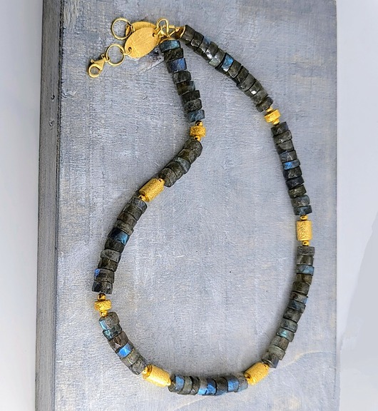 złote naszyjniki Pozłacany naszyjnik z labradorytem - premium