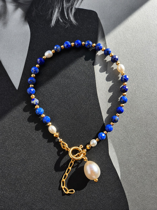 bransoletki z kamieni naturalnych Niebieska bransoletka z lapis lazuli i pereł
