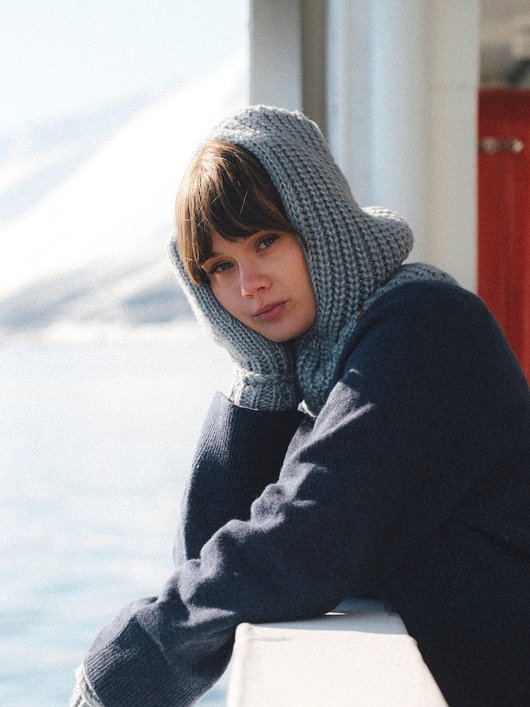 czapki damskie PUSZCZYK Stalowy Puchaty Kaptur Balaclava z etycznej Wełny Merino z Bawełną