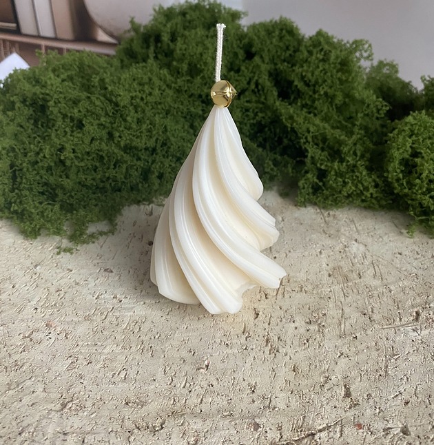 świeczniki i świece Świeca ekologiczna sojowa dekoracyjna "Christmas Tree " 103x68mm