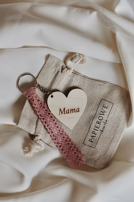 breloki Brelok  "Mama" - Dzień Mamy