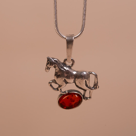 wisiory Wisiorek srebrny koń z bursztynem bałtyckim