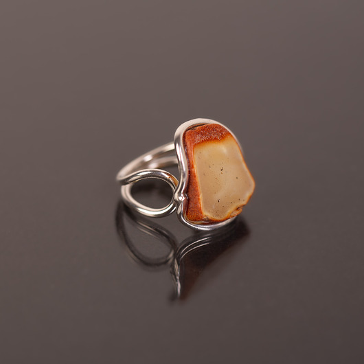 pierścionki srebrne Pierścionek z bursztynem bałtyckim regulowany