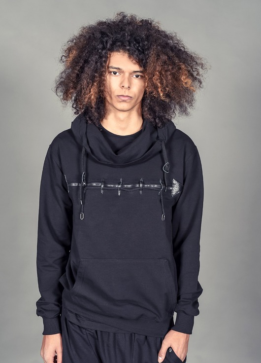 bluzy męskie Czarna bluza z elementami skóry i zamkiem