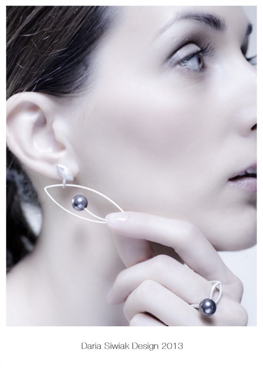 KOLCZYKI PERŁY/szare/DŁUGIE LISTKI Daria Siwiak Jewellery