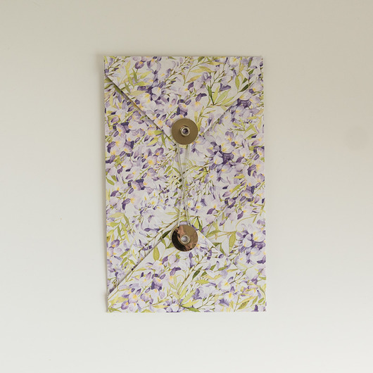 kartki scrapbooking Kartka ślubna kopertówka ze sznureczkiem kwiatowa