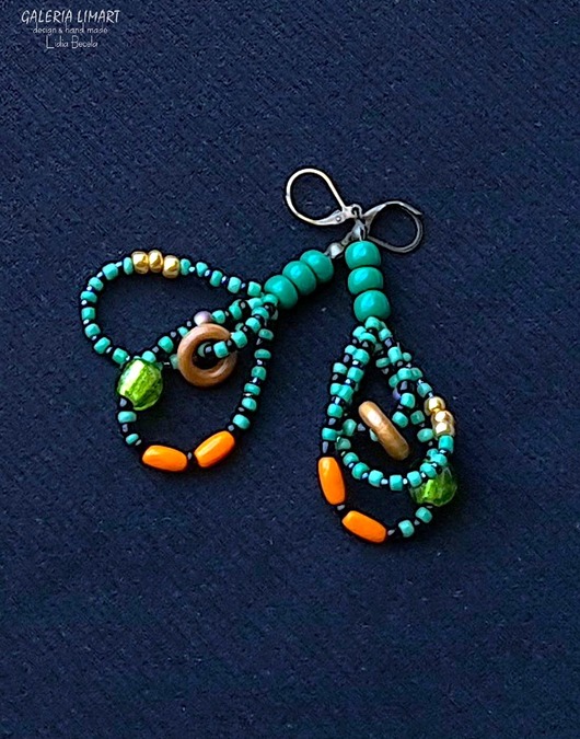 kolczyki szklane Oryginalne niebanalne kolorowe kolczyki z drobnych koralików Prezent handmade