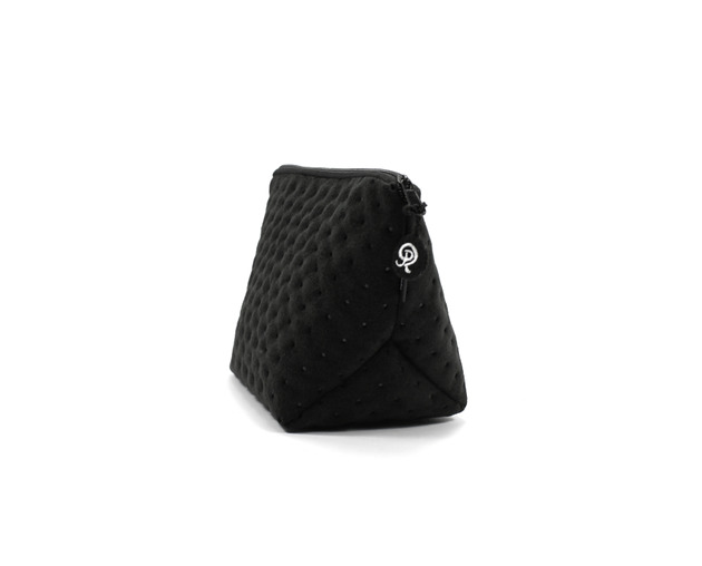 kosmetyczki Elegancka czarna pikowana kosmetyczka