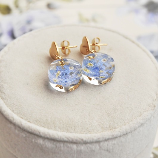 kolczyki z żywicy Kolczyki wiszące z niezapominajkami