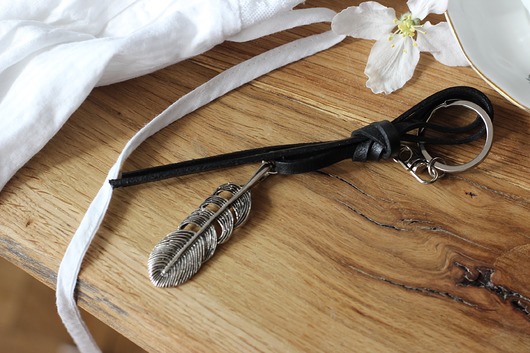 Brelok do kluczy feather Little Wood Bunny