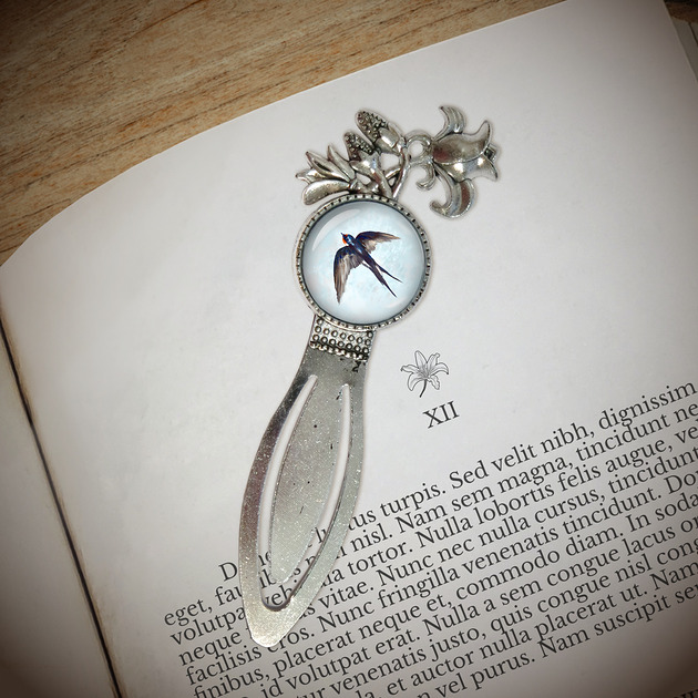 zakładki do książek Zakładka do książki - Jaskółka - lilia