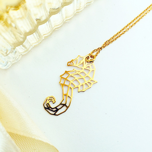 złote naszyjniki Naszyjnik konik morski, geometryczny konik