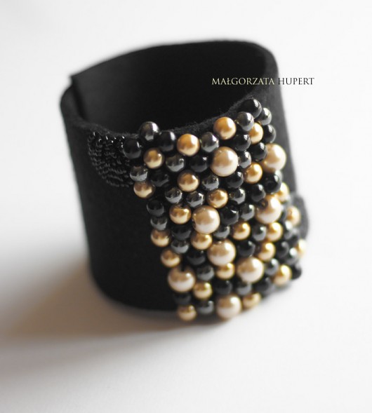 Bubble Gold FlowerFelt Design