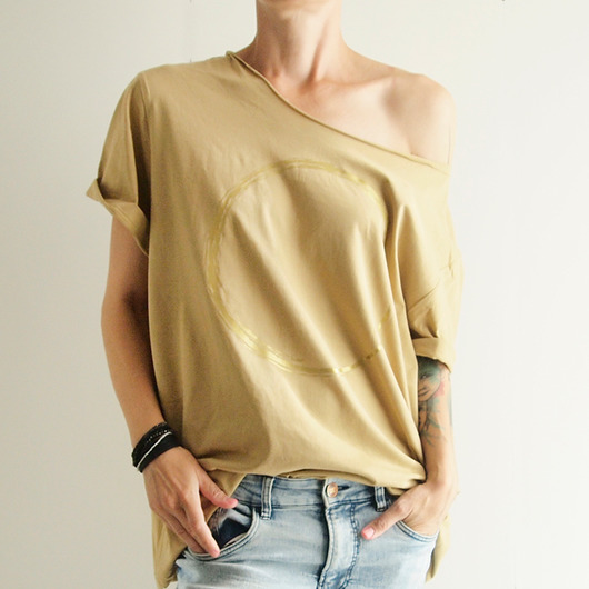 t-shirt damskie Złote koło na ciemnopiaskowym Oversize