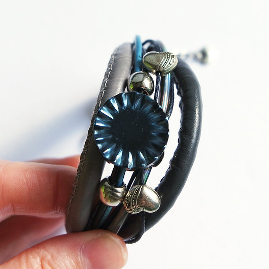 bransoletki - inne Bransoletka - Niebieski guzik - rzemienie