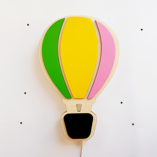Drewniana lampka nocna Balon z koszem Dream Woods