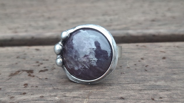 pierścionki - różne Ametyst i kropki - pierścionek regulowany
