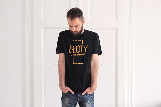 T-shirt ZŁOTY CHŁOPAK (czarny) RUNO