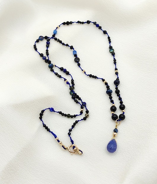 złote naszyjniki Tanzanit, szafir, kianit - naszyjnik znaków ognia i ziemi