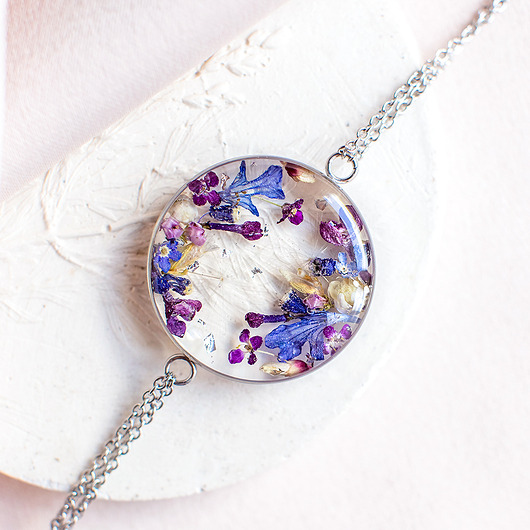 bransoletki z żywicy Bransoletka z kompozycją kwiatową