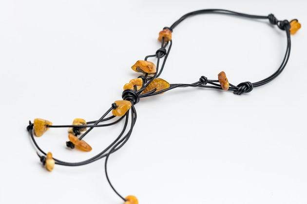 korale Naszyjnik z bursztynu bałtyckiego -  Naszyjnik Bursztynowy Krawat