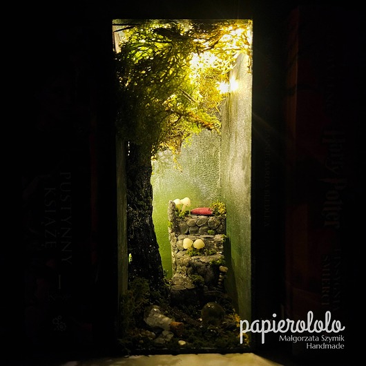 dodatki - różne Book nook diorama - schody donikąd
