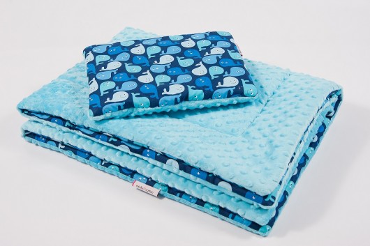 Zestaw minky - wielorybki - kocyk+podusia Minky and Cotton