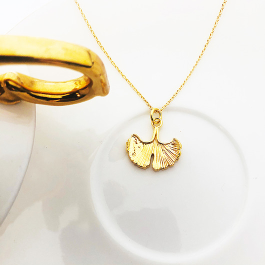naszyjnik z miłorzębem, gingko, złoty liść Anemon Atelier