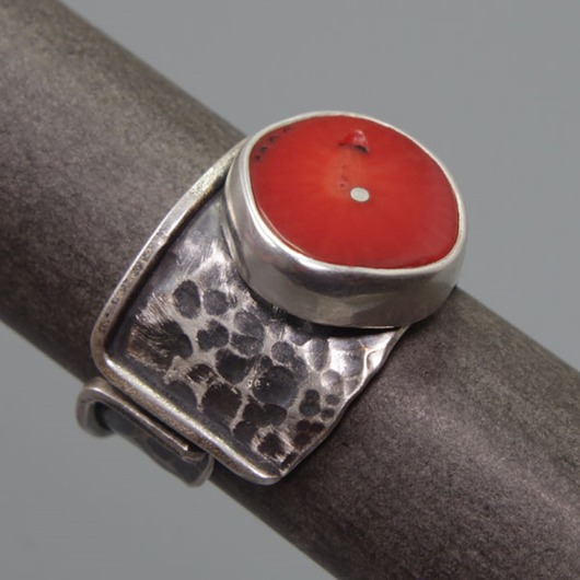 pierścionki srebrne Pierścionek z koralem