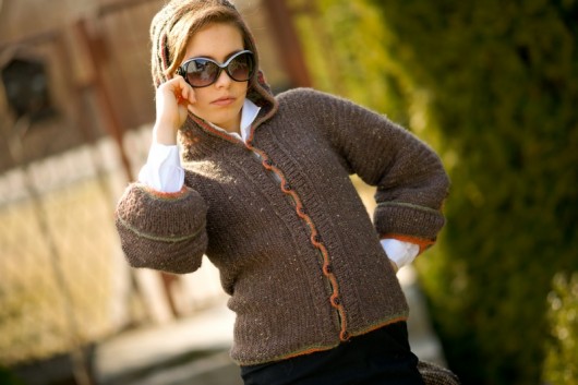 Tweedowy kardigan z kapturem "Jersey" HERBE DESIGN
